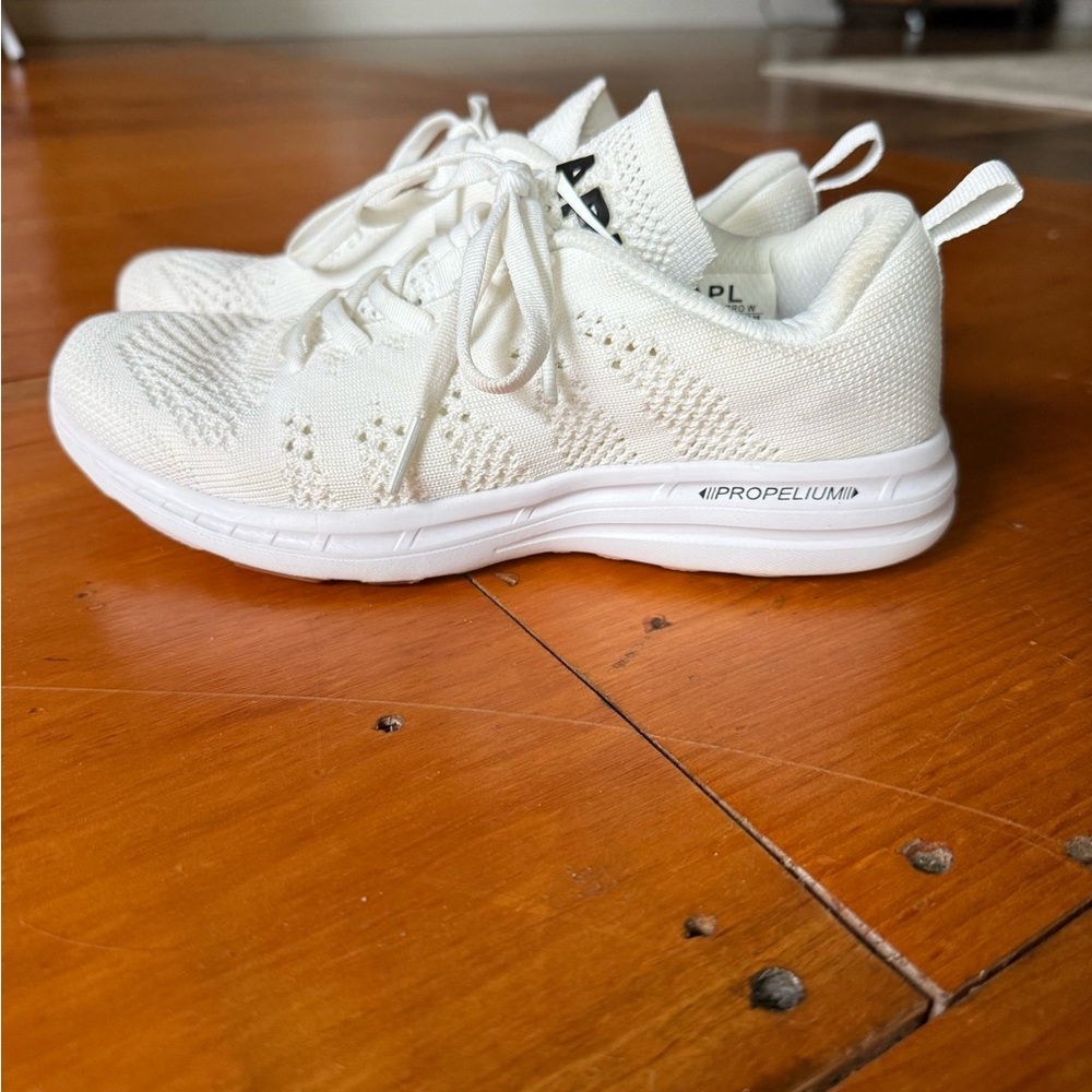 APL White TechLoom Pro Sneaker - Picture 4 of 5